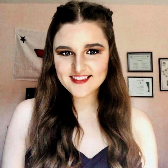 Meet your Posher, Heather - Picture 1 of 1